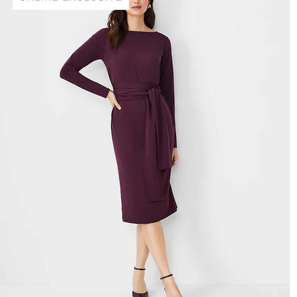 Ann Taylor 	
Tie Waist Long Sleeve Sheath Dress